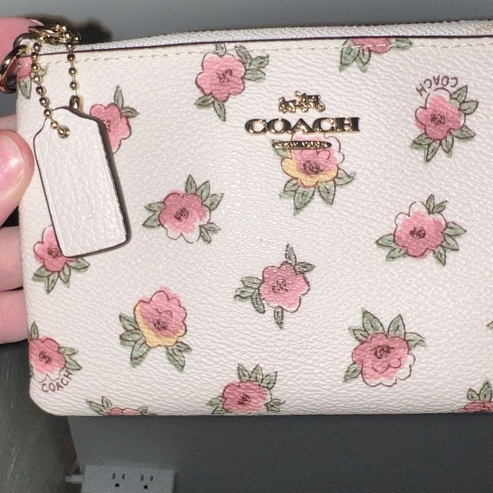 Coach Cream Pink Floral Zip Wallet - Picture 2 of 4
